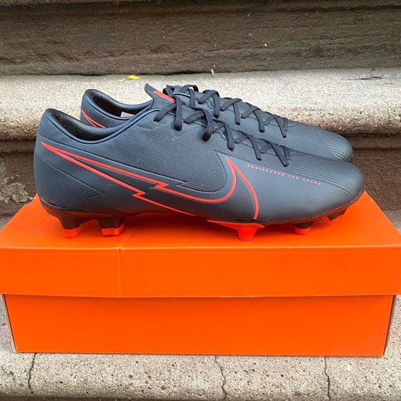 Nike Vapor 13 Academy FG/MG Soccer Cleats - (AT5269 060) size 9.5 NWT - Picture 2 of 11